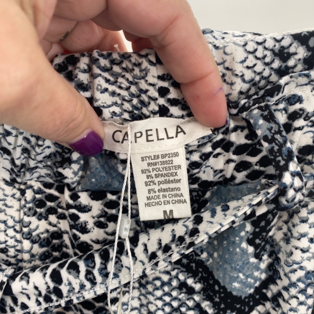 Capella flair leg pants. Size Medium NWT - Picture 4 of 8
